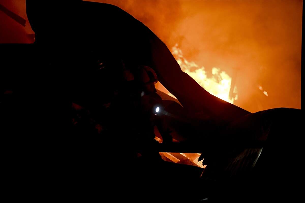 OSB’deki fabrikada çıkan yangın 5 saatte söndürüldü 5